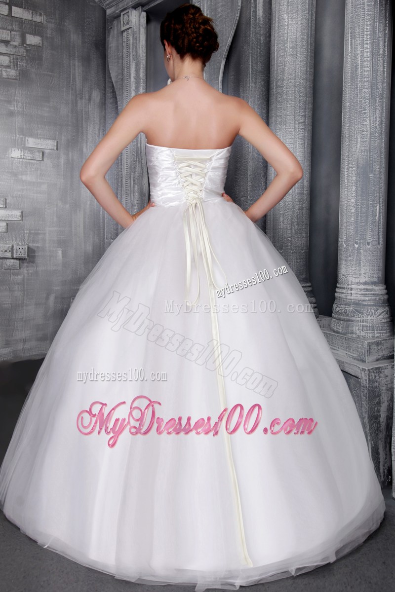 Ruching and Hand Made Flowers Decorated Bridal Dress with Puffy Skirt