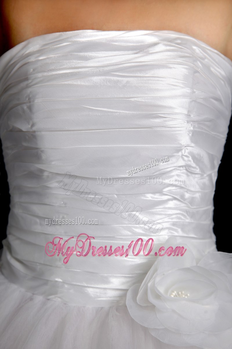Ruching and Hand Made Flowers Decorated Bridal Dress with Puffy Skirt