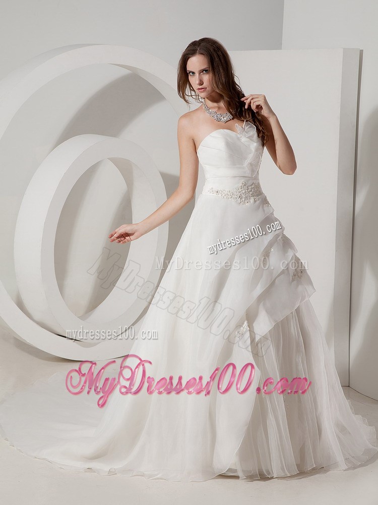 Appliques Decorated Tiers Bridal Dress with Handle Flowers and Chapel Train
