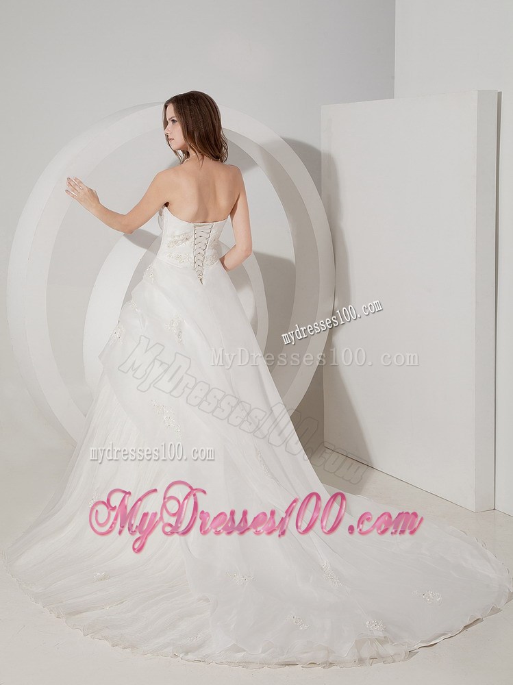 Appliques Decorated Tiers Bridal Dress with Handle Flowers and Chapel Train