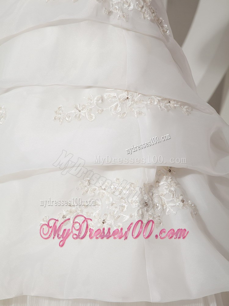Appliques Decorated Tiers Bridal Dress with Handle Flowers and Chapel Train