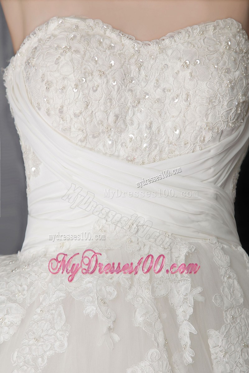 Appliques and Beading Decorated Bridal Dress with Tulle Court Train