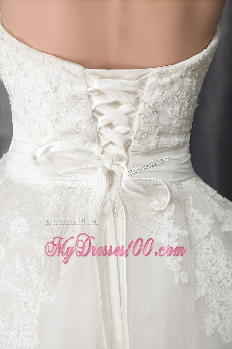 Appliques and Beading Decorated Bridal Dress with Tulle Court Train