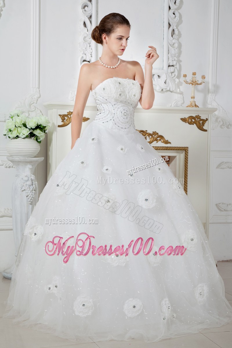 Beaded Rolling Flowers Accent on Floor-length Tulle Wedding Dress
