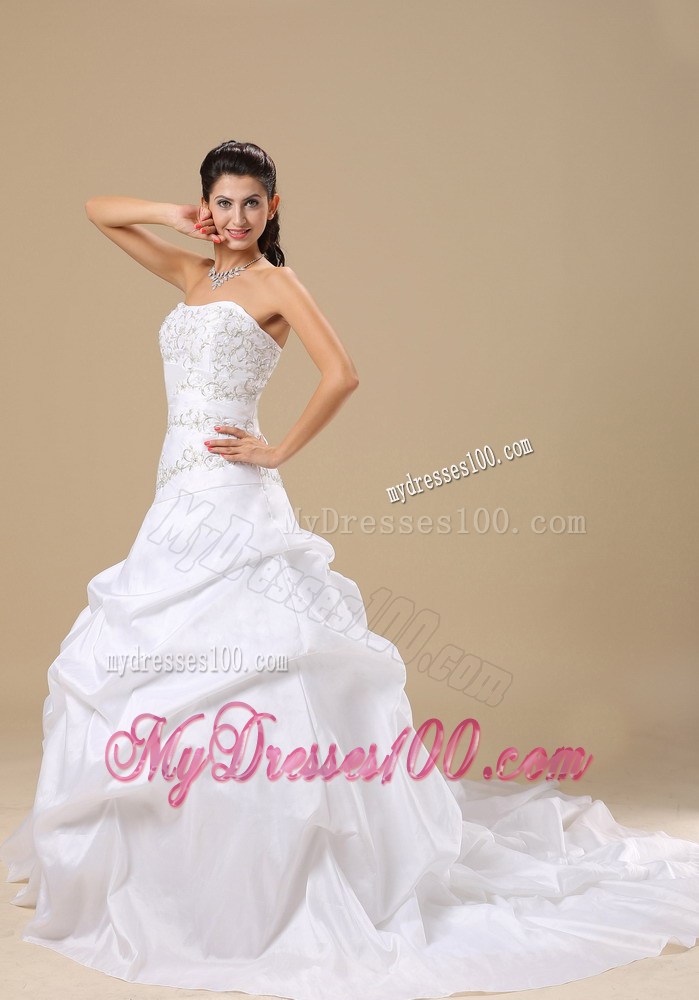 Embroidery and Pick-ups Accent Wedding Dresses with Chapel Train