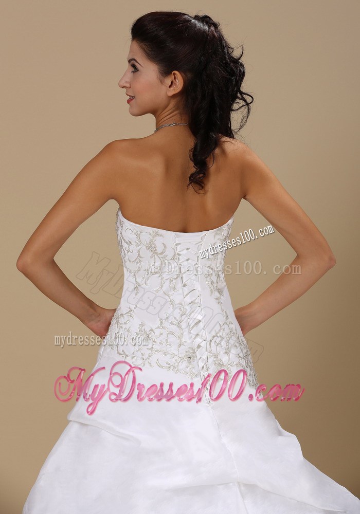 Embroidery and Pick-ups Accent Wedding Dresses with Chapel Train