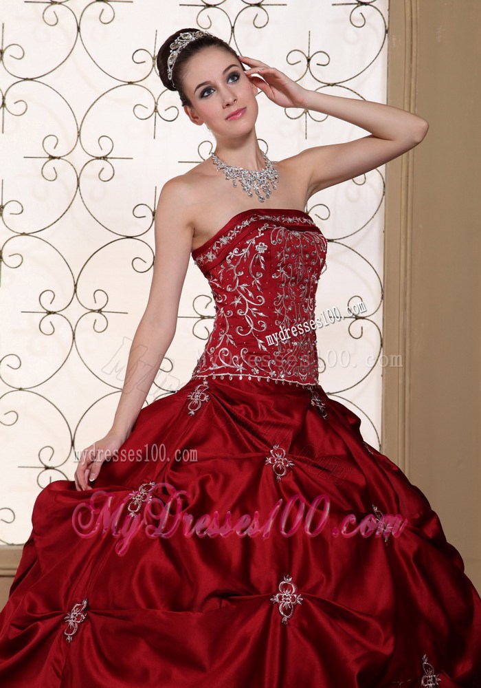 Embroidery and Pick-ups Decorate Long Bridal Gown in Wine Red
