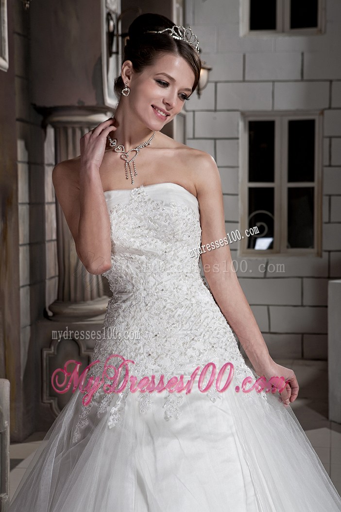 New Style Beaded Appliques Decorated Bodice Bridal Dresses with Brush Train