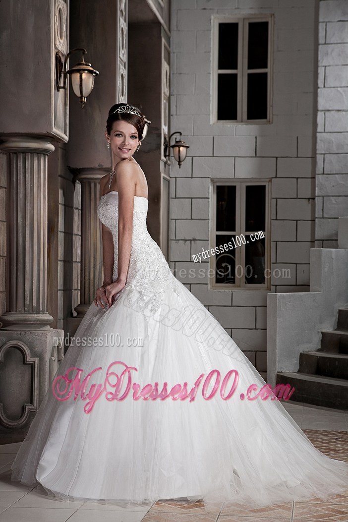 New Style Beaded Appliques Decorated Bodice Bridal Dresses with Brush Train