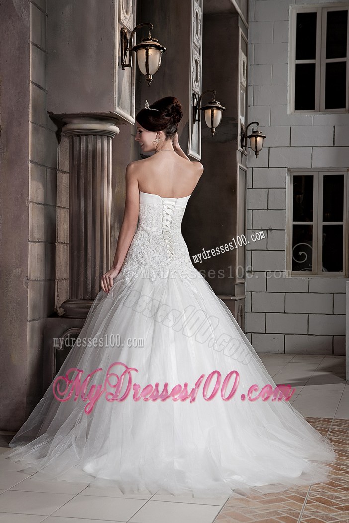 New Style Beaded Appliques Decorated Bodice Bridal Dresses with Brush Train