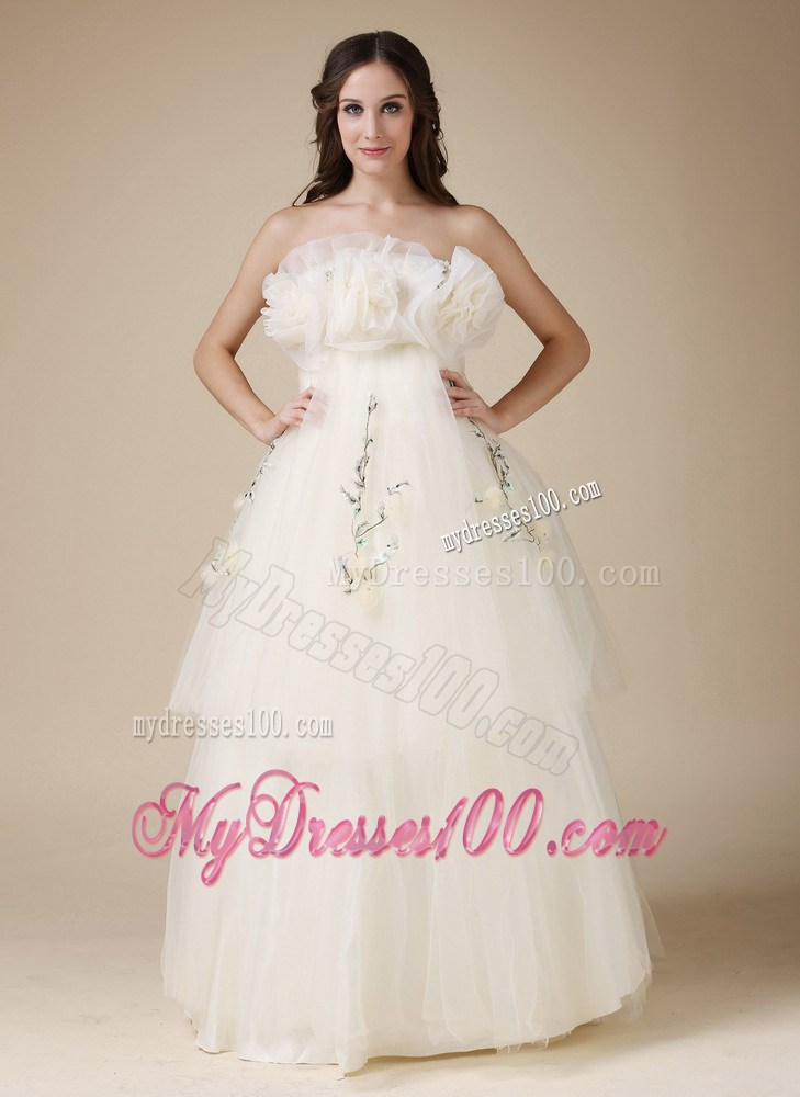 Pretty Ivory Handmade Flower Strapless Bridal Gown with Applique