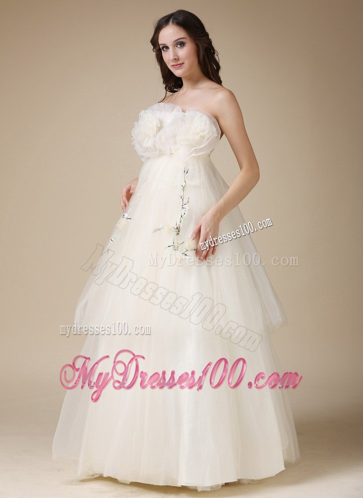 Pretty Ivory Handmade Flower Strapless Bridal Gown with Applique