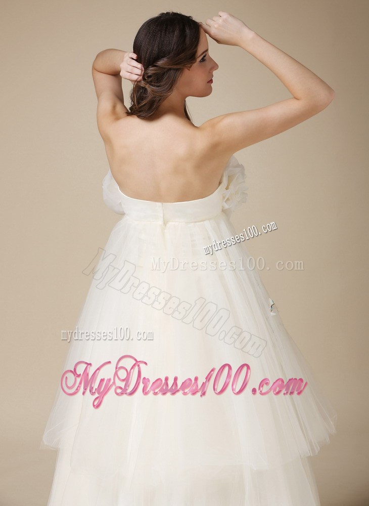 Pretty Ivory Handmade Flower Strapless Bridal Gown with Applique
