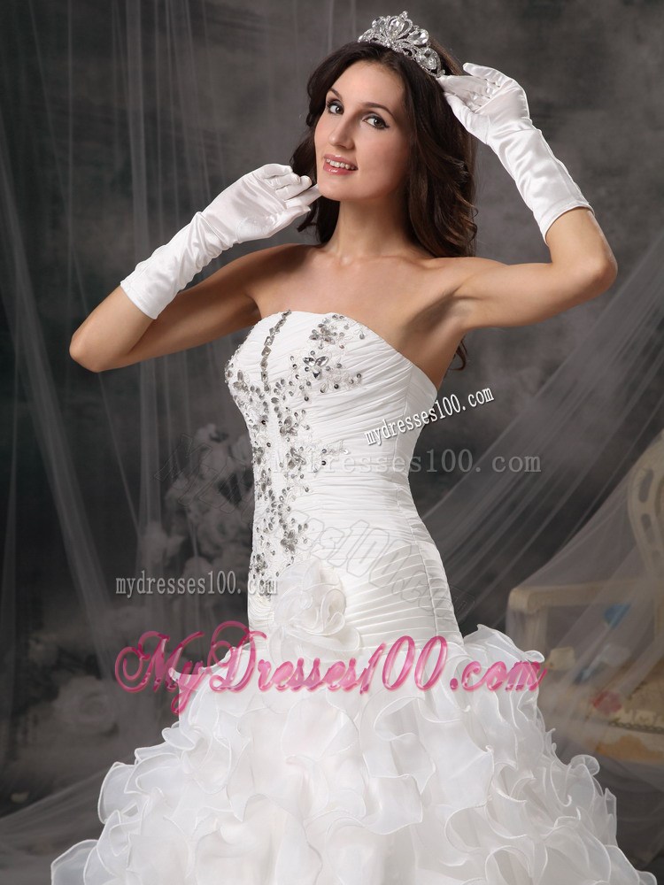 Good Quality Rolling Flowers Strapless White Wedding Gown Floor Length