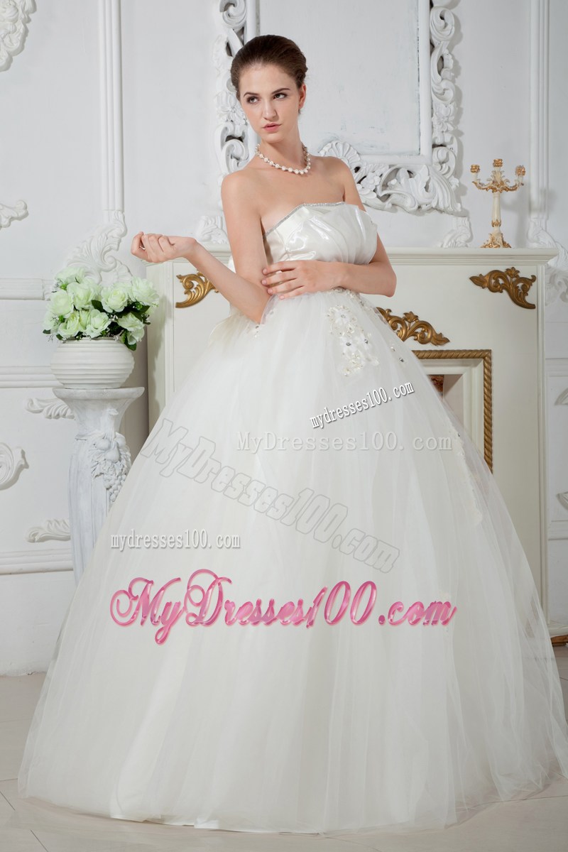Beaded Appliques and Big Bowknot Accent Floor-length Wedding Gown