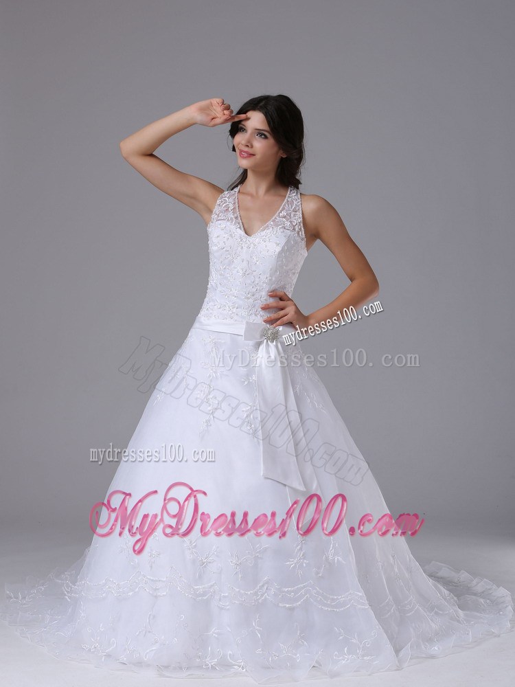 Halter Top Bowknot Lace Decoration White Wedding Gown in Style