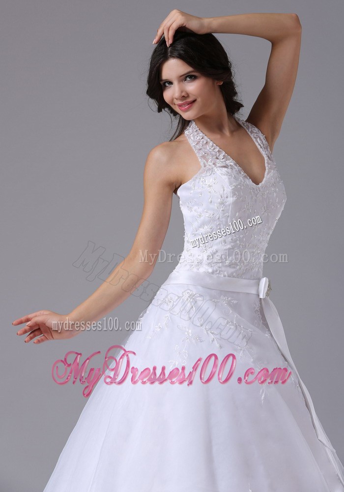 Halter Top Bowknot Lace Decoration White Wedding Gown in Style