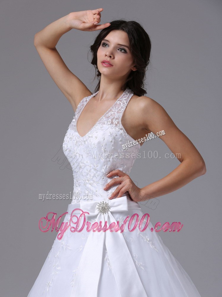 Halter Top Bowknot Lace Decoration White Wedding Gown in Style