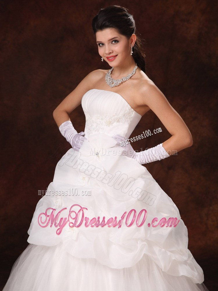 Pick-ups and Hand Made Flowers Decorated Ruching Bridal Gown