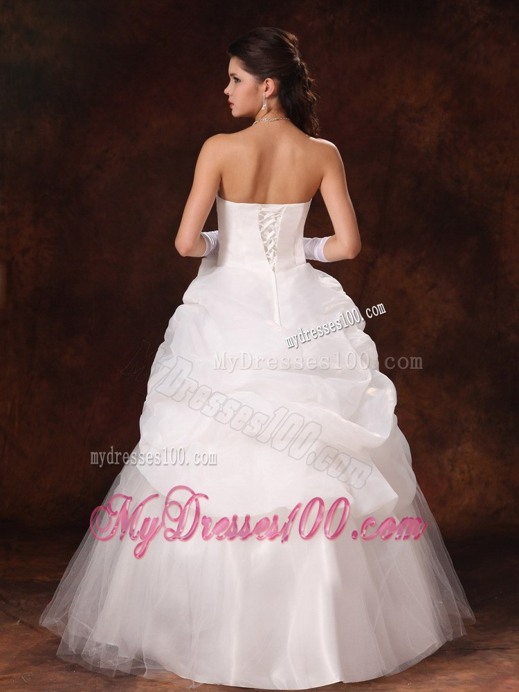 Pick-ups and Hand Made Flowers Decorated Ruching Bridal Gown