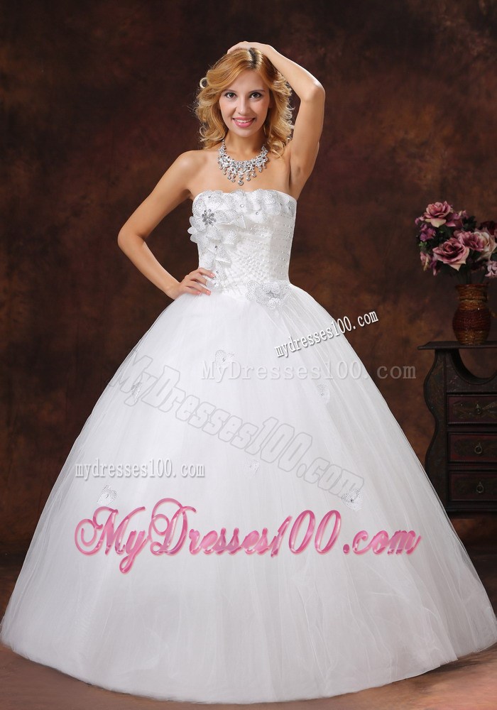 Beading and Hand Made Flowers Decorate Strapless Wedding Gown