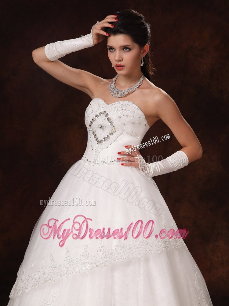 Rhinestone Decorated Tulle Ball Gowns Bridal Dresses with Lace Hemline