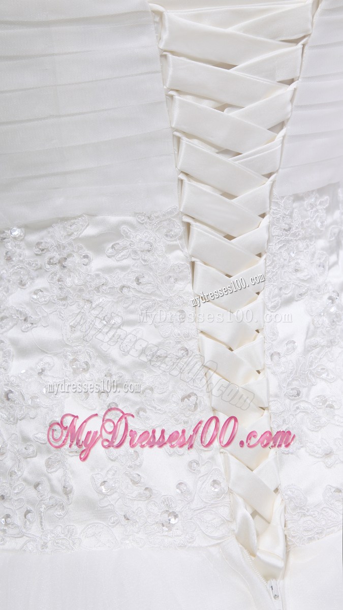 Pretty Sweetheart Bodice Bridal Gowns with Lace Flowers and Court Train