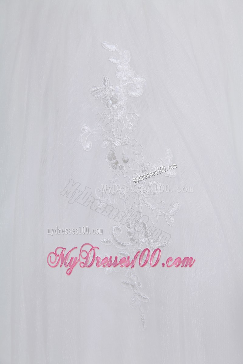 Pretty Sweetheart Bodice Bridal Gowns with Lace Flowers and Court Train