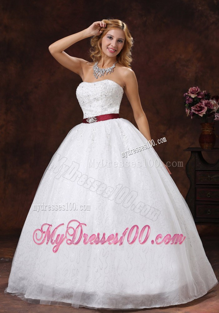 Appliques and Beadings Decorated Wedding Gown in White with Red Sash