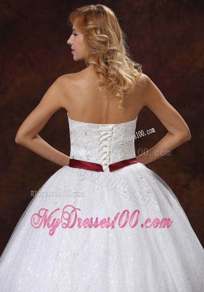 Appliques and Beadings Decorated Wedding Gown in White with Red Sash