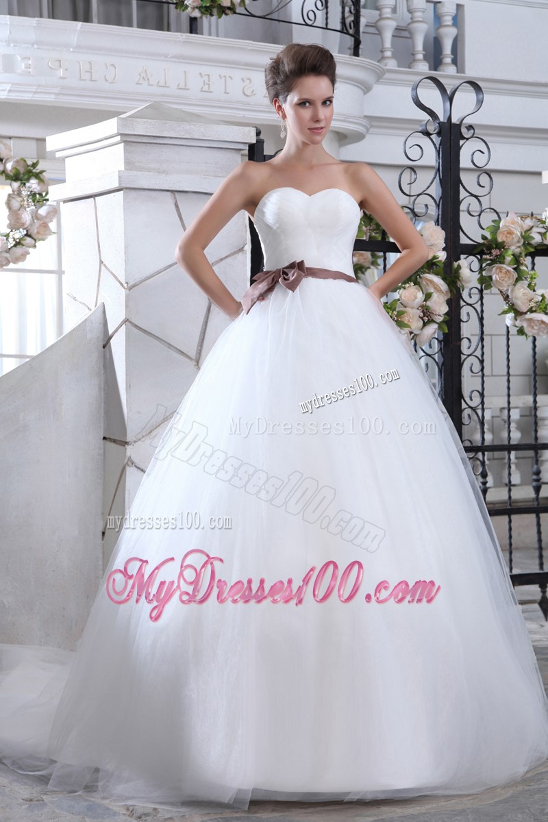 Strapless Sweep Train Ruching Wedding Gowns in White with A Bowknot