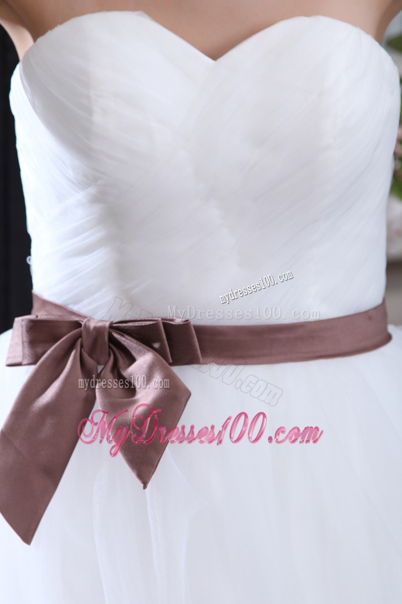 Strapless Sweep Train Ruching Wedding Gowns in White with A Bowknot