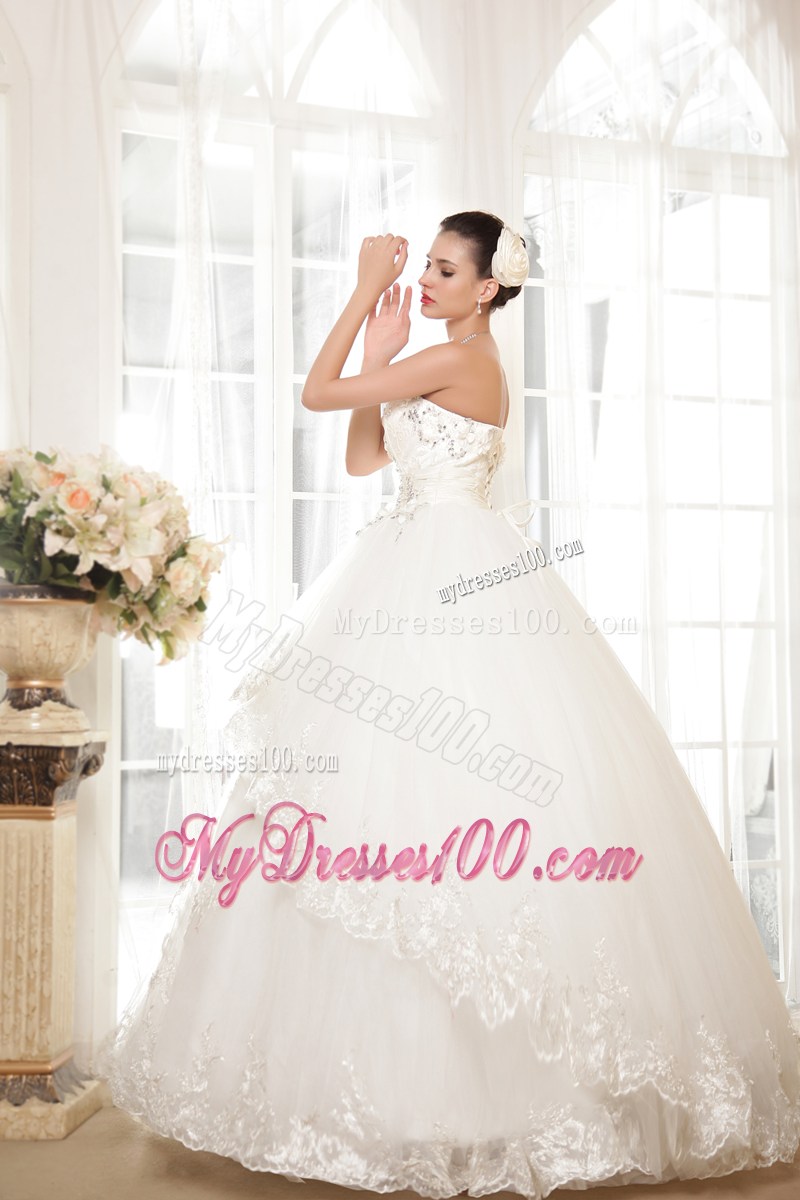 Two Tiers Beading and Ruching Decorated Wedding Dress with Lace Edge