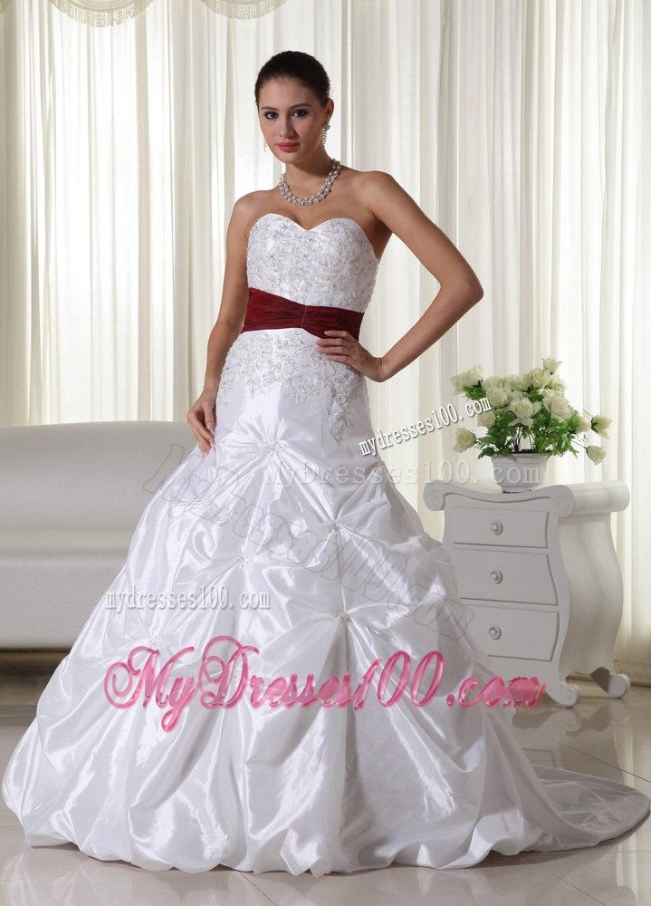 Appliques Pick-ups Chapel Train White Wedding Gown with Burgundy Belt