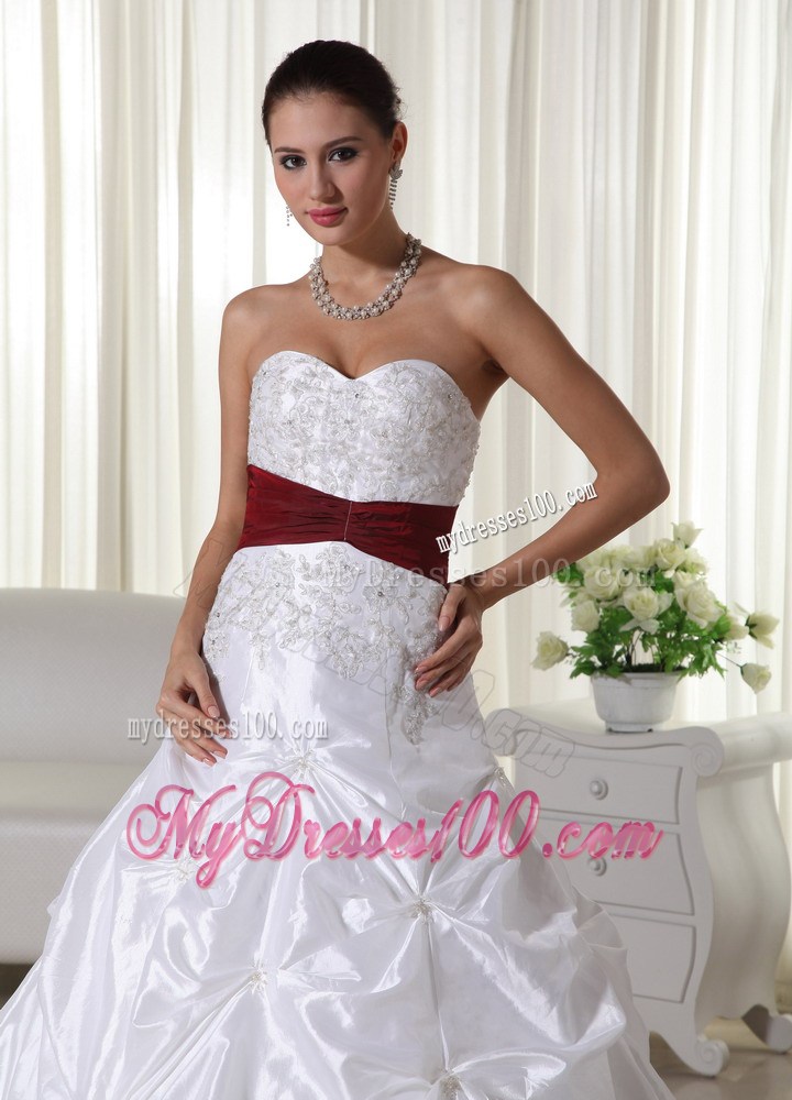 Appliques Pick-ups Chapel Train White Wedding Gown with Burgundy Belt