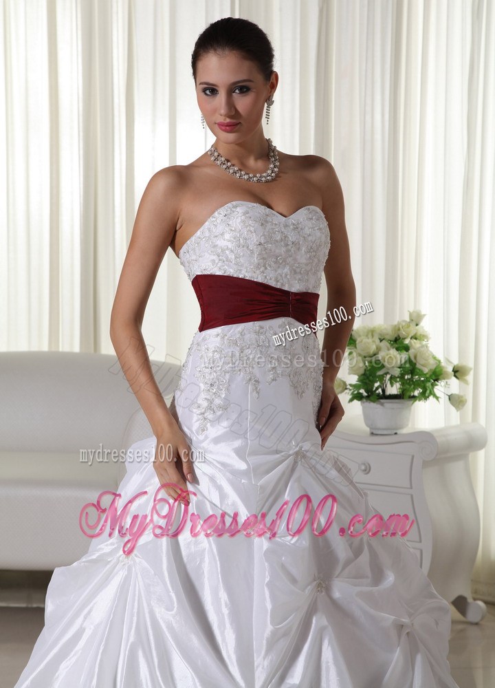 Appliques Pick-ups Chapel Train White Wedding Gown with Burgundy Belt