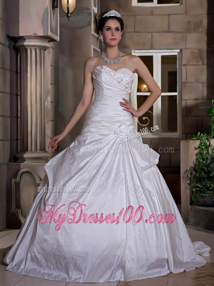 Hand Made Flower Decorated Ruching Sweetheart Wedding Dresses with Brush Train