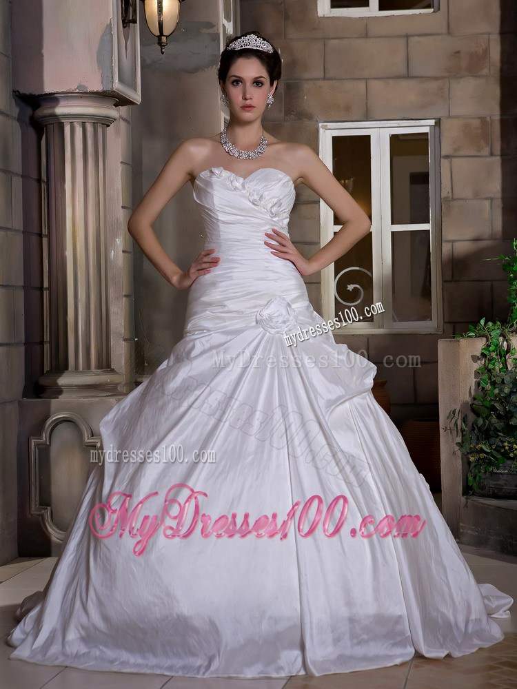 Hand Made Flower Decorated Ruching Sweetheart Wedding Dresses with Brush Train
