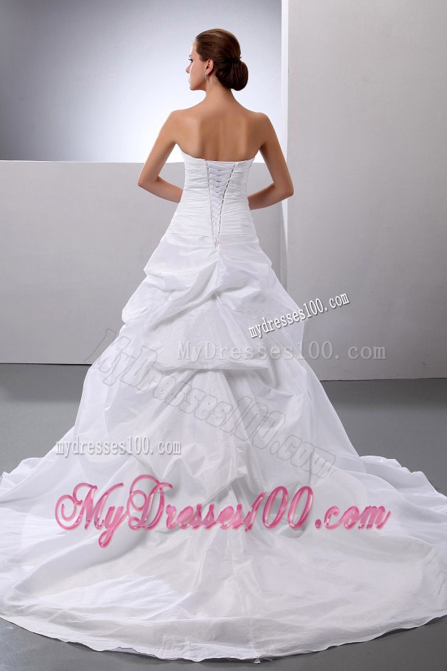 Appliques Beading and Ruching Decorated Wedding Bridal Gowns with Court Train