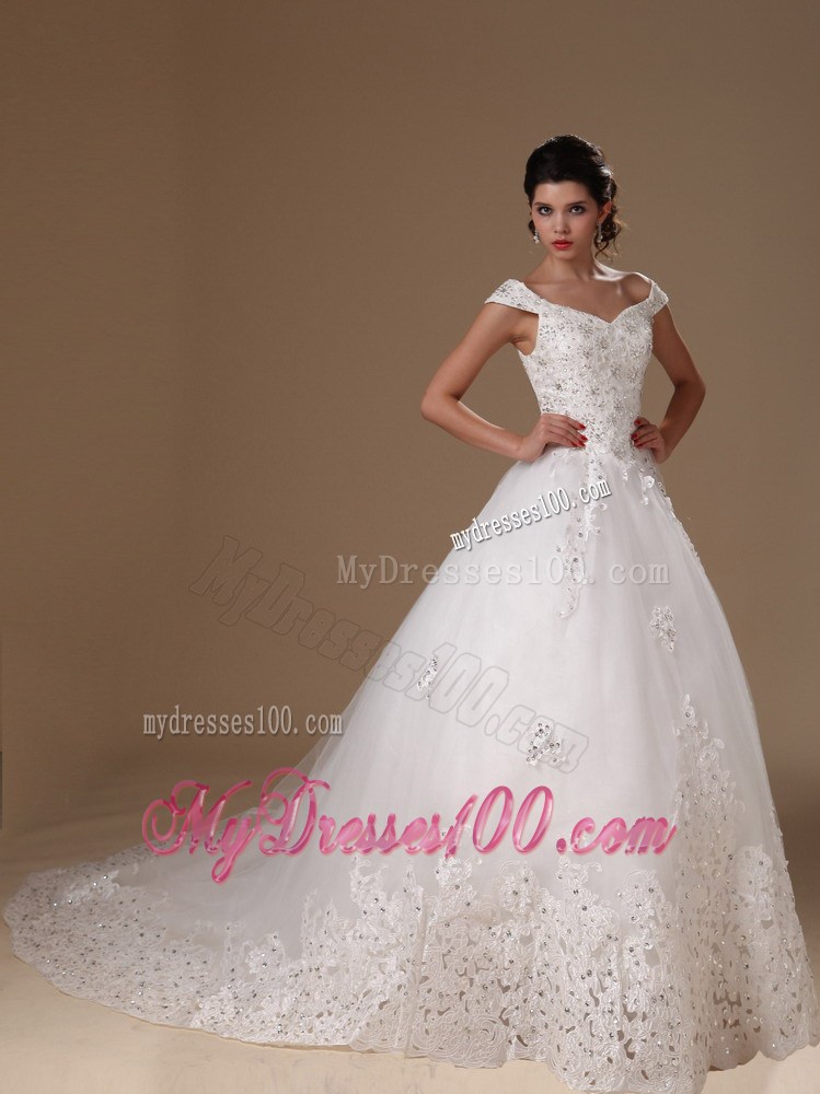 Off-the-shoulder Sleeveless Wedding Dresses with Court Train and Appliques