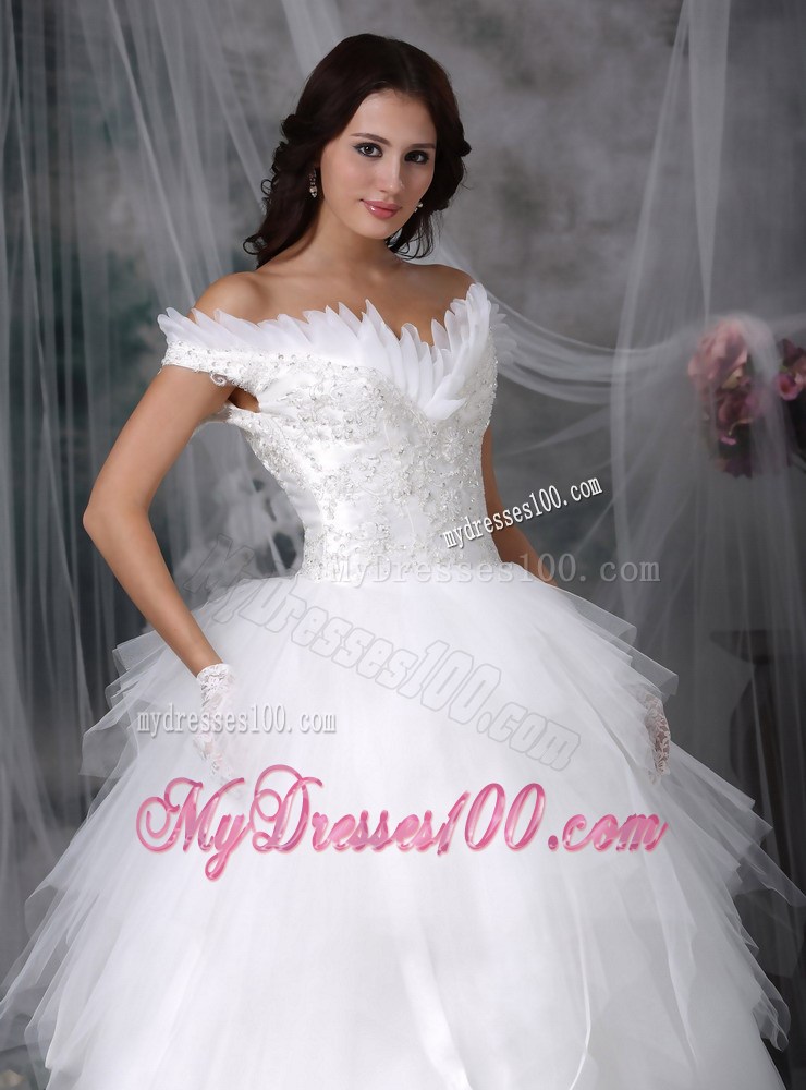 Appliqued Floor-length Tulle Wedding Gown of off-the-Shoulder