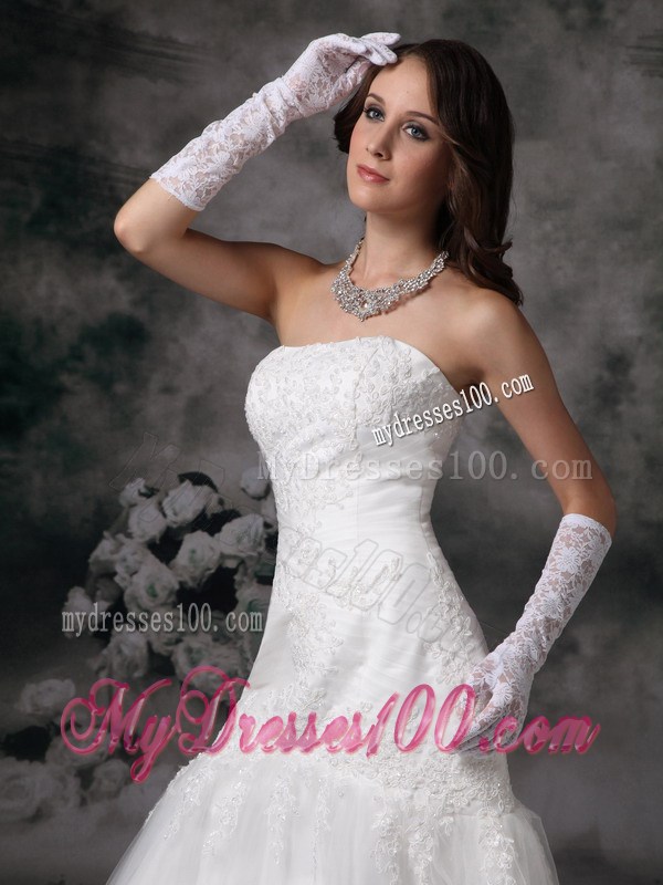 Simple Style White Lace Wedding Gown Brush Train Lace-up Back in Fashion