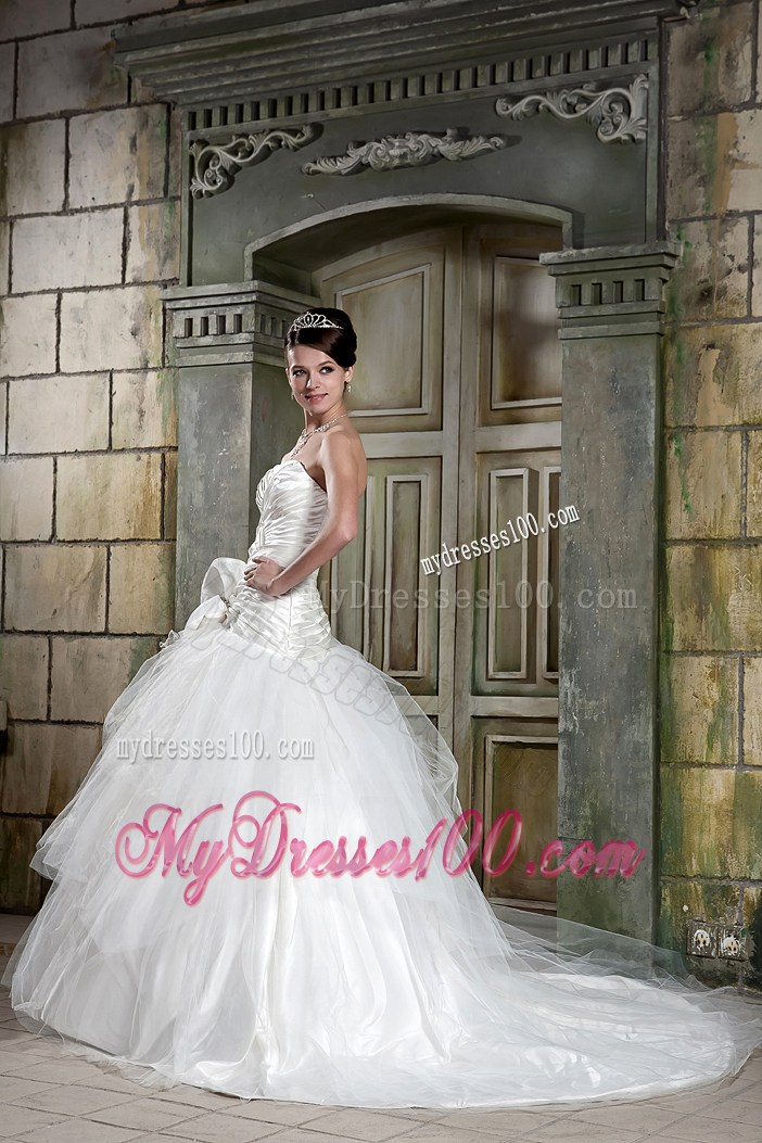 Ruched Tiers Sweep train Tulle Bridal Dresses Decorated with A Beading Petal