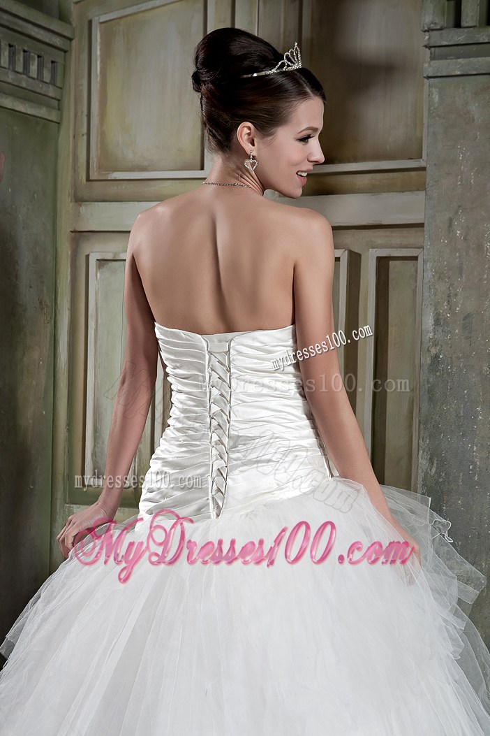 Ruched Tiers Sweep train Tulle Bridal Dresses Decorated with A Beading Petal