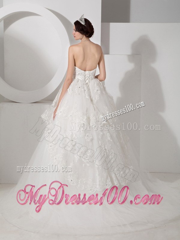Beading and Lace Flowers Decorated Tiers Wedding Dresses with Bowknot