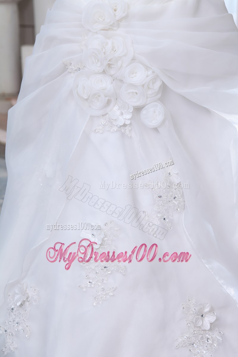 Hand Made Flowers and Appliques Decorated Wedding Dress with Brush Train