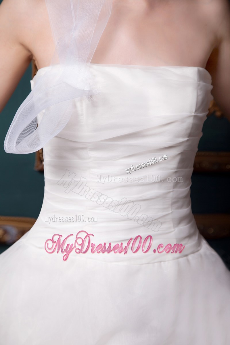 White A-line Organza Chapel Train Bridal Dress with Zipper-up Back
