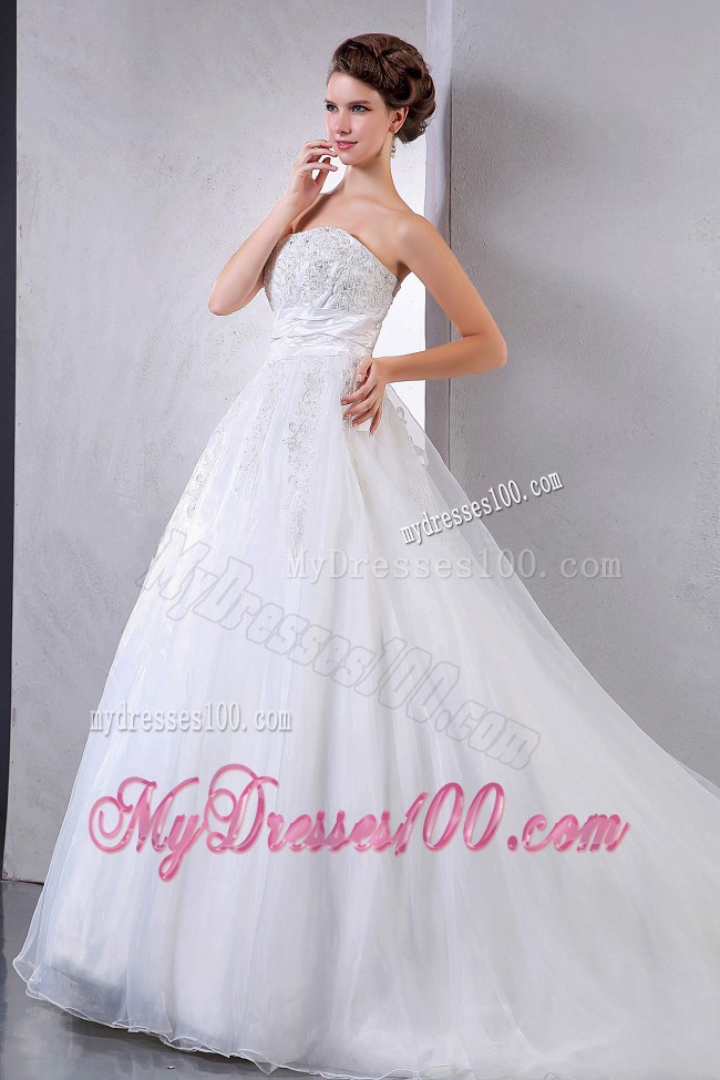 Appliques and Ruching Strapless Dresses for Wedding with Court Train