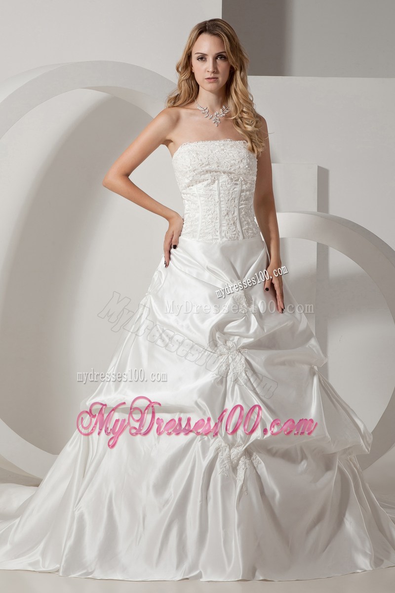 White Princess Chapel Train Wedding Gown with Appliques and Pick-ups