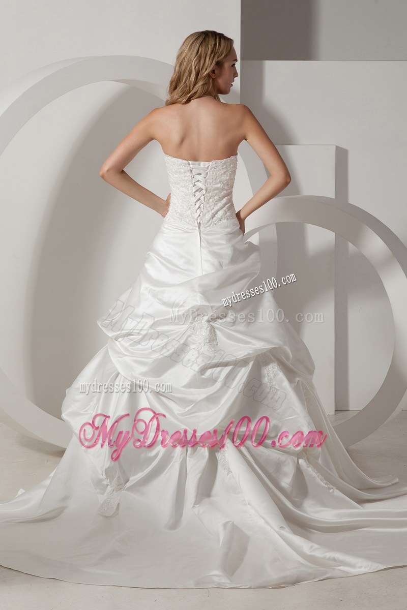 White Princess Chapel Train Wedding Gown with Appliques and Pick-ups